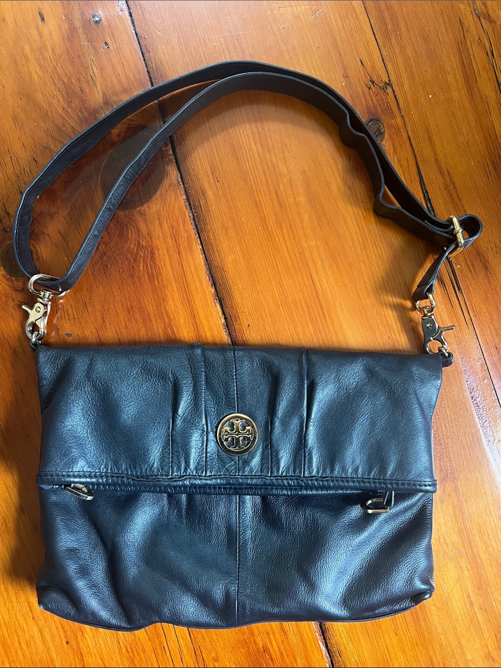 Tory Burch Convertible Black Leather Crossbody Bag or Shoulder Bag. Super clean.